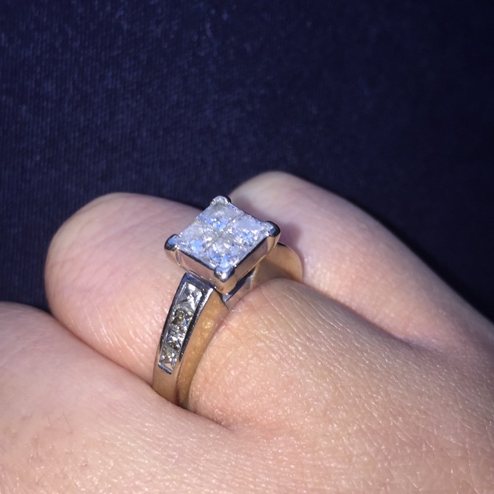 Diamond ring - Picture 2 of 3